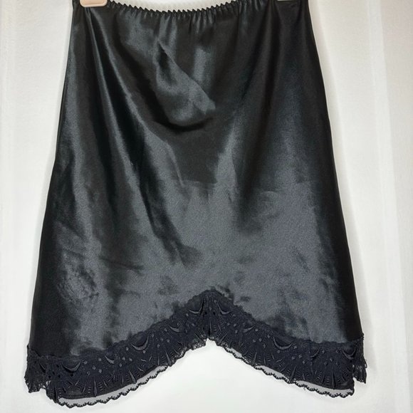 Victoria's Secret Slip - Picture 1 of 7